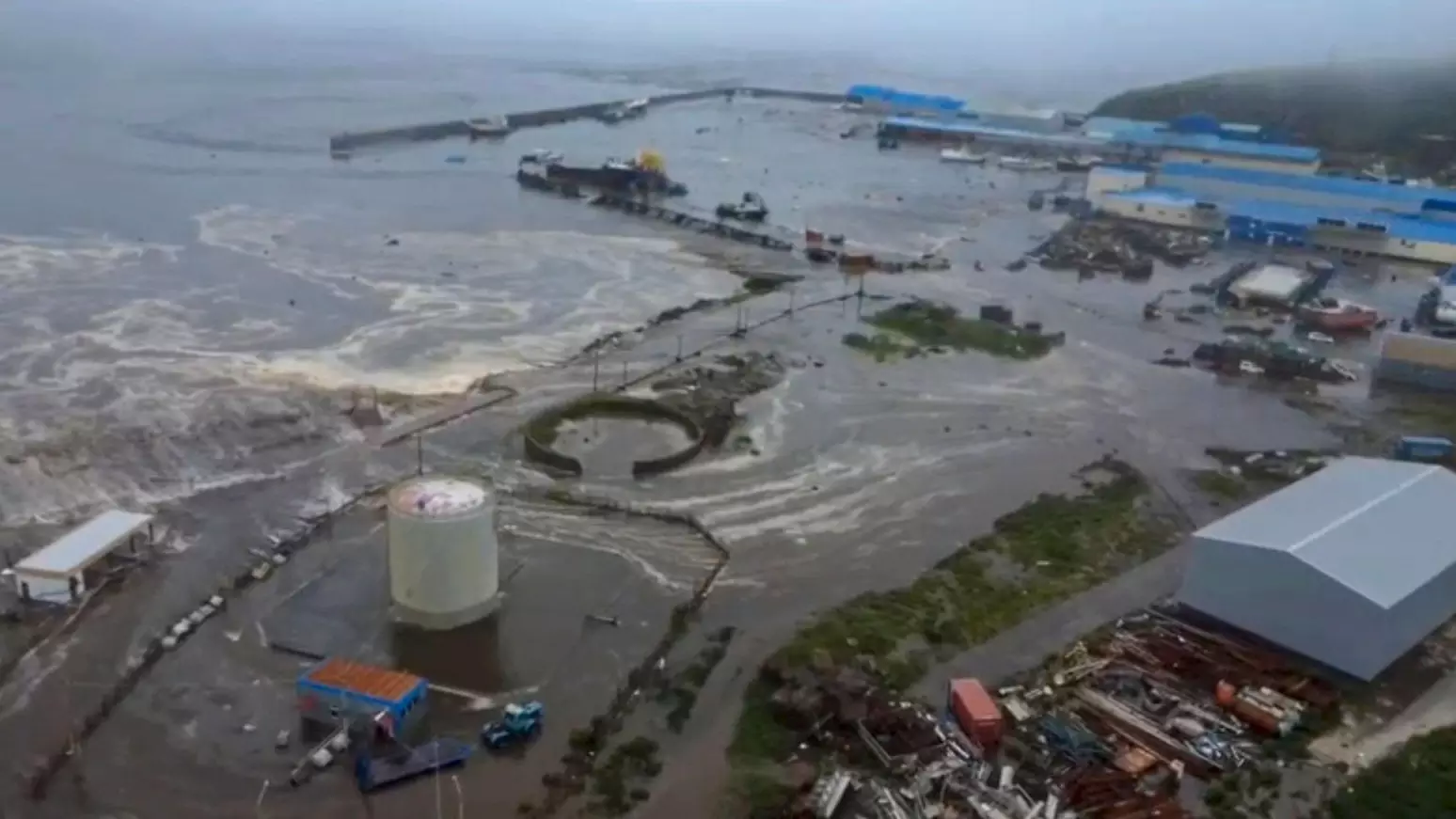 Tsunami  Atinge o Pacífico Após Terremoto Devastador. Saiba Tudo o que Está Acontecendo!